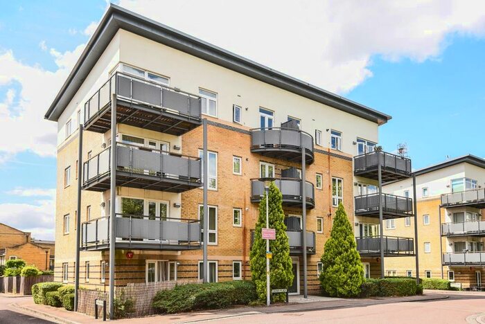 2 Bedroom Flat To Rent In Cassio Place, Watford, WD18