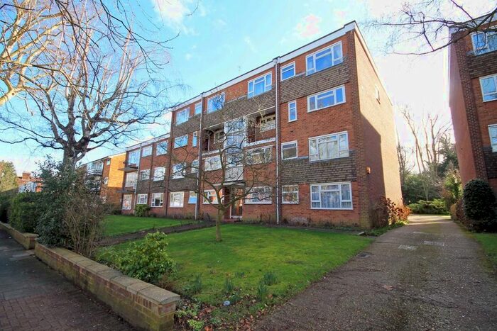 1 Bedroom Flat To Rent In Lovelace Road, Surbiton, KT6