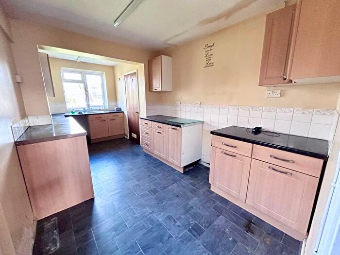 2 Bedroom Bungalow For Sale In Beech Road, Newport, PO30
