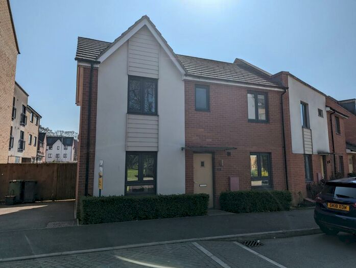 3 Bedroom Semi-Detached House To Rent In Darwin Avenue, Maidstone, ME15