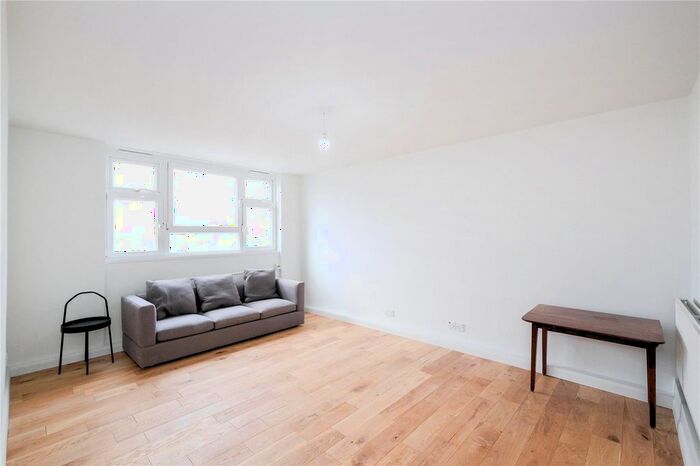 2 Bedroom Flat To Rent In Hall Street, London, EC1V
