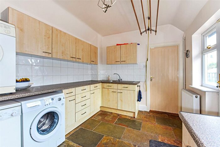 4 Bedroom Detached House For Sale In Warblington Road, Emsworth, Hampshire, PO10