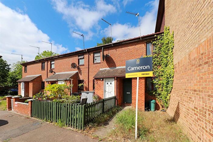 1 Bedroom Property For Sale In Waterside, Uxbridge, UB8