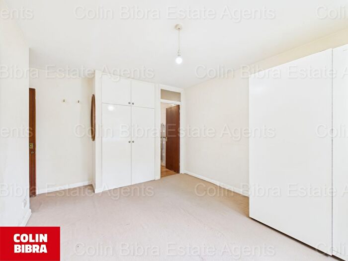 2 Bedroom Flat To Rent In Victoria Road, Ealing, W5