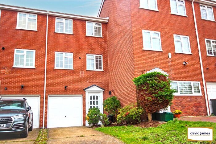 3 Bedroom Terraced House To Rent In Hawkshead Close, Bromley, BR1