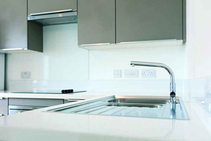 1 Bedroom Flat To Rent In Baryta House, Victoria Avenue, Southend On Sea, Essex, SS2