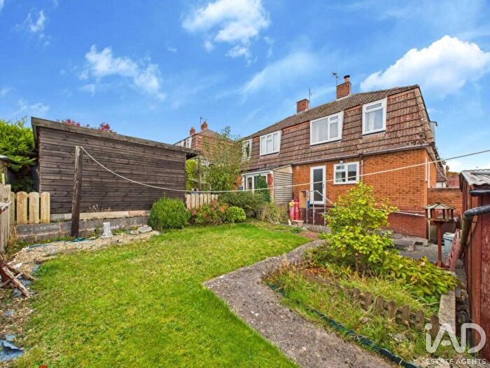 3 Bedroom Semi-detached House To Rent In Godfreys Gardens, Crediton, EX17