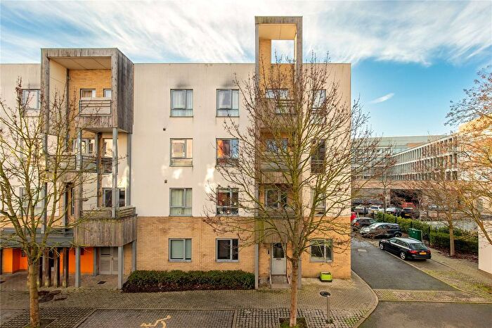 2 Bedroom Flat For Sale In Glenalmond Avenue, Cambridge, Cambridgeshire, CB2
