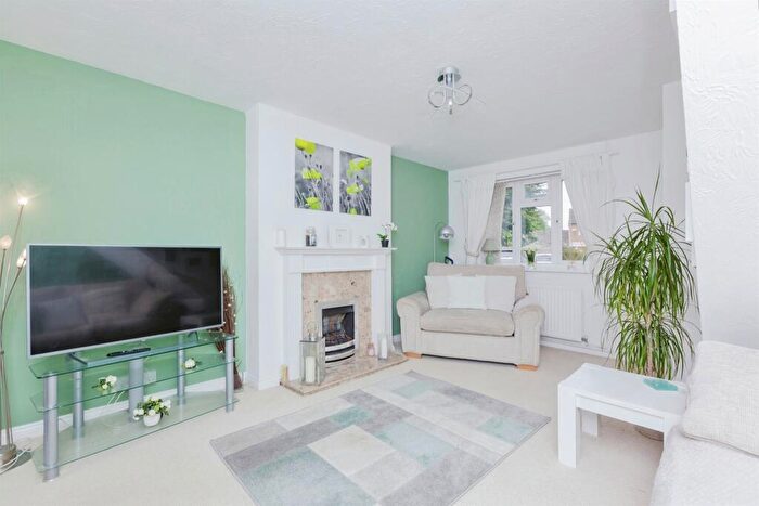 2 Bedroom End Of Terrace House For Sale In Glebelands Road, Leicester, LE4