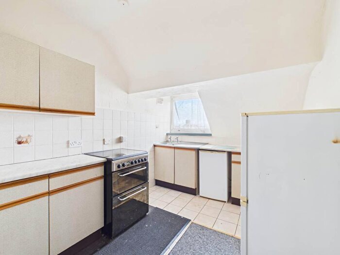 2 Bedroom Duplex To Rent In Flat Warbreck Hill Road, FY2