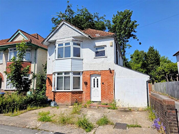 3 Bedroom Detached House For Sale In Shaftesbury Avenue, Southampton, SO17