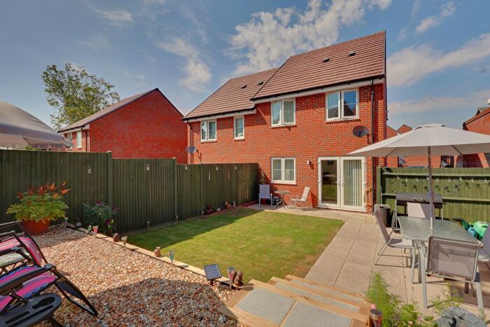 3 Bedroom Semi Detached House For Sale In Garrett Close, Havant, PO9