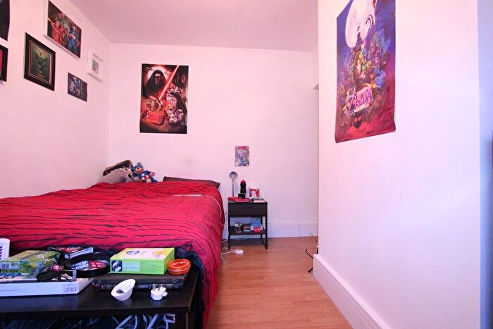 3 Bedroom Flat To Rent In Frampton Street, London, NW8