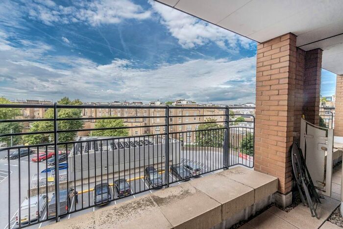 2 Bedroom Flat For Sale In Cromwell Road, Kensington, London, SW7