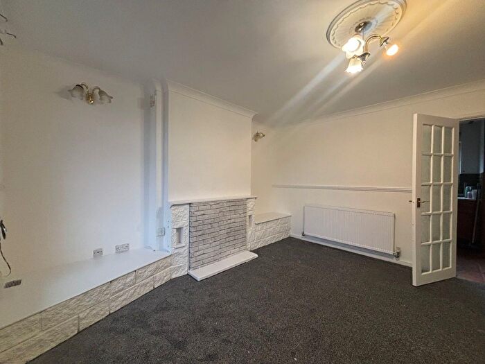 3 Bedroom Property To Rent In Moat Road, Walsall, WS2