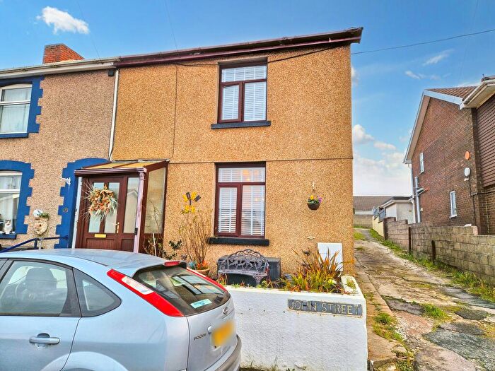 3 Bedroom End Of Terrace House For Sale In John Street, Cefn Cribwr, CF32