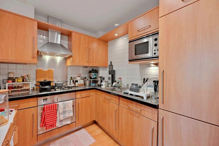 1 Bedroom Flat To Rent In Percy Circus, Kings Cross, London, WC1X