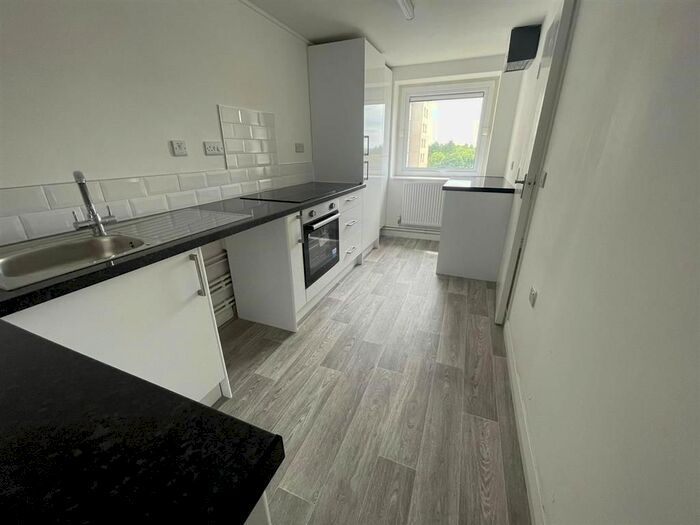 2 Bedroom Flat To Rent In Ash View, Nottingham, NG7