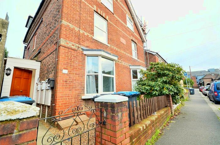 1 Bedroom Maisonette To Rent In East Grinstead, West Sussex RH19