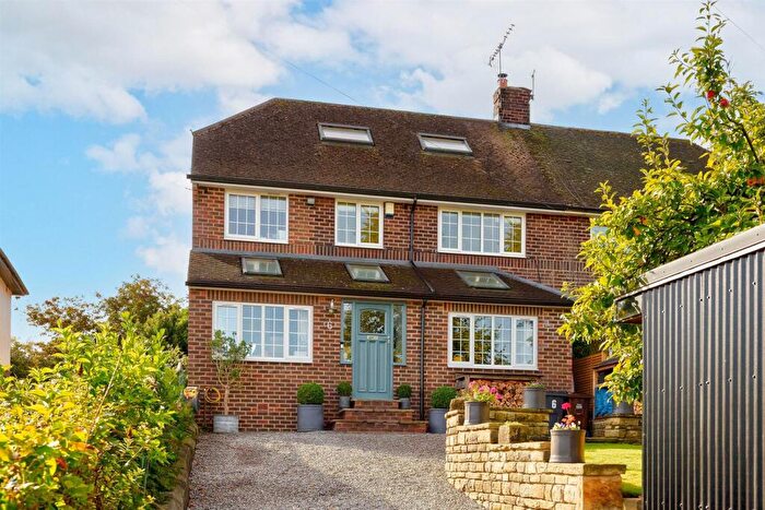 4 Bedroom Semi-Detached House For Sale In Moorbank Drive, Sandygate, Sheffield, S10