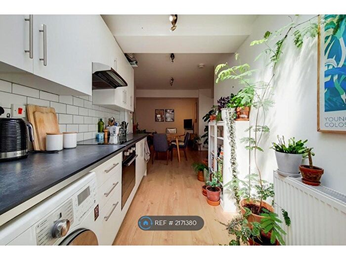 2 Bedroom Flat To Rent In Farleigh Road, London, N16