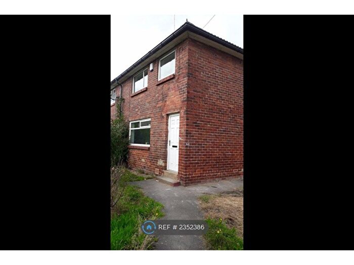 3 Bedroom Semi-Detached House To Rent In Halton Moor Avenue, Leeds, LS9