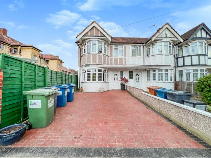 4 Bedroom Semi-Detached House To Rent In Minehead Road, Harrow, HA2