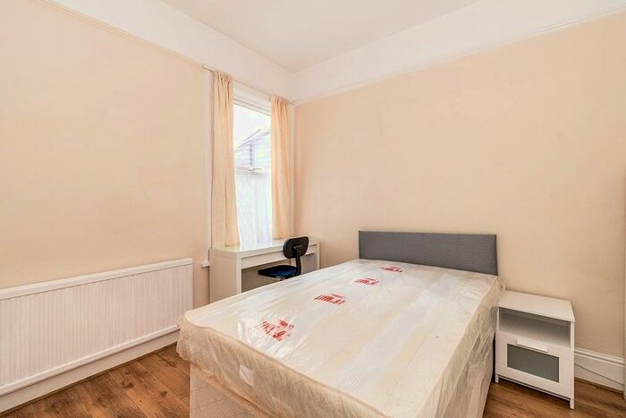 5 Bedroom Terraced House To Rent In Fawcett Road, Southsea PO4