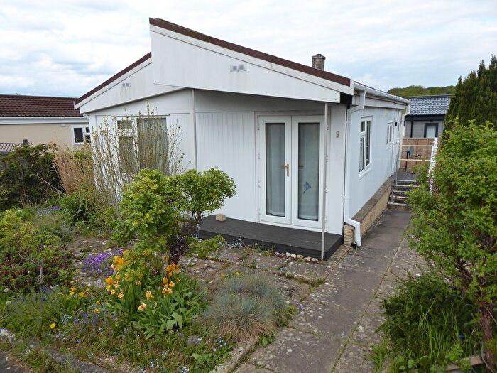 2 Bedroom Park Home For Sale In Woodlands Park, Swindon Lane, Cheltenham, GL50