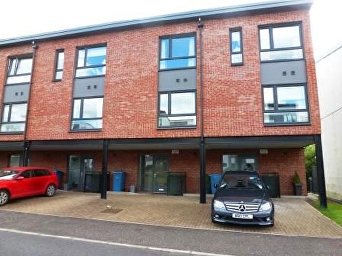 3 Bedroom Terraced House To Rent In Shuna Crescent, Glasgow, G20