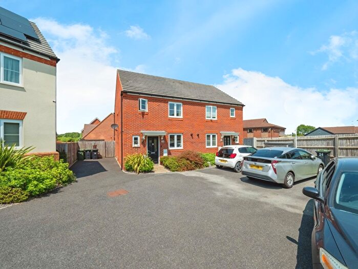 3 Bedroom Semi-Detached House For Sale In Caves Gardens, Bedford, Bedfordshire, MK43