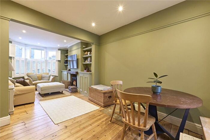3 Bedroom Terraced House For Sale In Mawson Road, Cambridge, CB1
