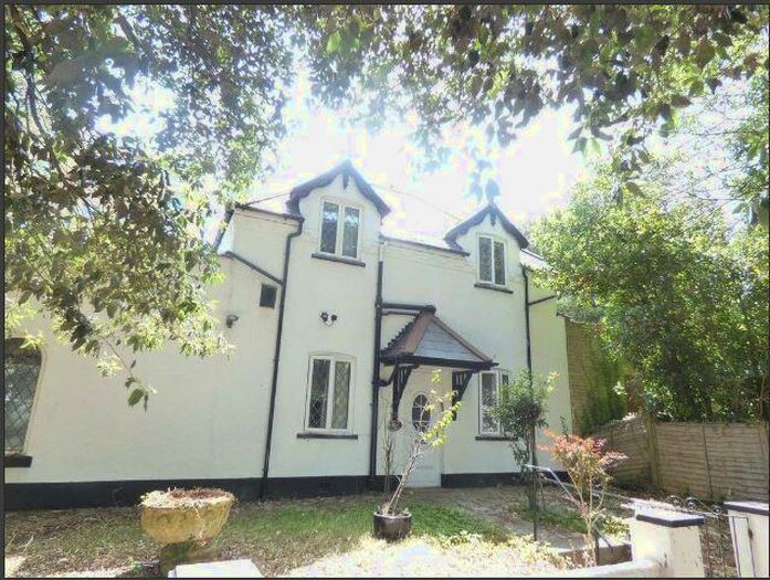Cottage To Rent In Manor Road, Bournemouth, BH1