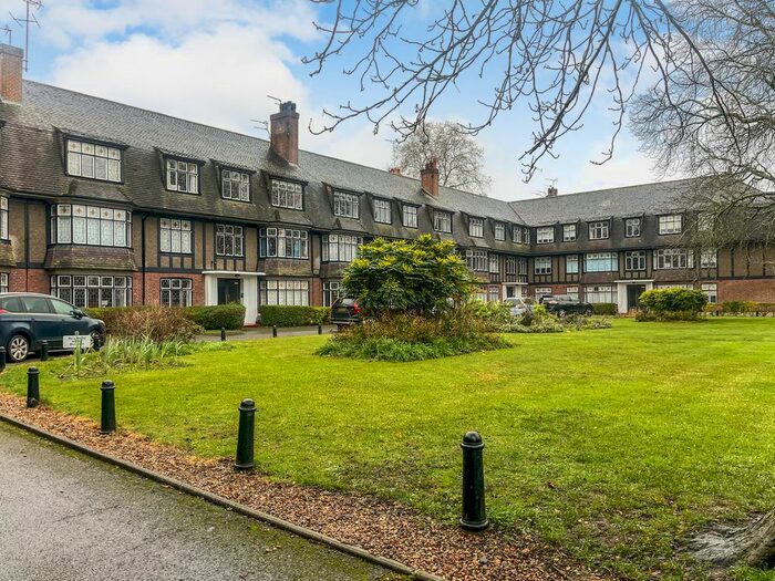 2 Bedroom Flat To Rent In Cambridge Park, Twickenham, TW1