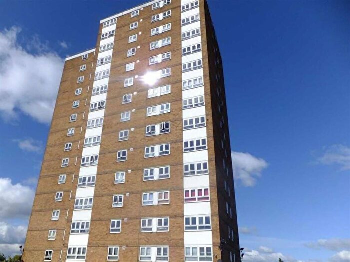 1 Bedroom Flat For Sale In Highclere Avenue, Salford, M7