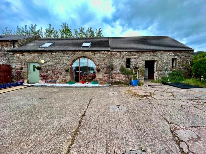 3 Bedroom Barn Conversion For Sale In Walton, Brampton, CA8