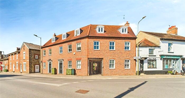 2 Bedroom Flat For Sale In Whitehound, Thame, Oxfordshire, OX9