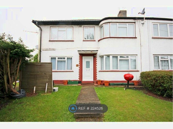 2 Bedroom Maisonette To Rent In Otterburn Gardens, Isleworth, TW7