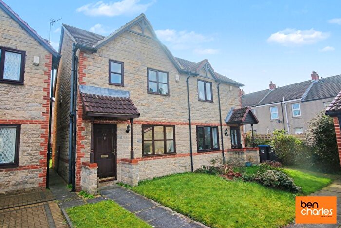 3 Bedroom Semi Detached House For Sale In Mackintosh Court, Gilesgate, Durham, DH1