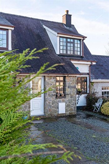 2 Bedroom Cottage For Sale In Bwlch, Tyn-Y-Gongl, LL74