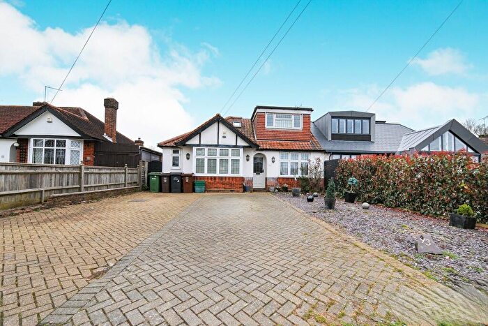 4 Bedroom Bungalow For Sale In Stanley Avenue, St. Albans, AL2