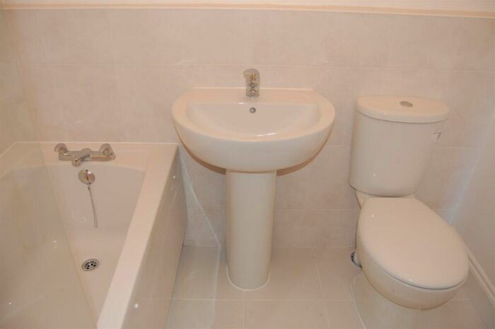 1 Bedroom Flat To Rent In Brucefield Avenue, Dunfermline, KY11