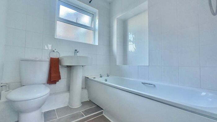 2 Bedroom Flat To Rent In All Saints Road, Weston-Super-Mare, BS23