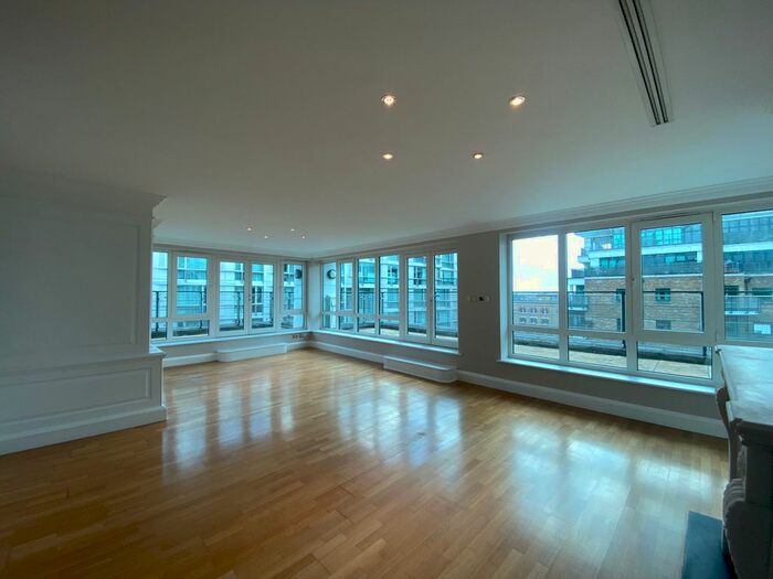 3 Bedroom Terraced House To Rent In Warren House, Beckford Close, Kensington, W14