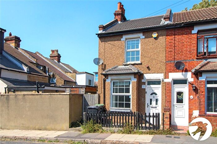 2 Bedroom End Terrace House To Rent In Wingfield Road, Gravesend, Kent, DA12