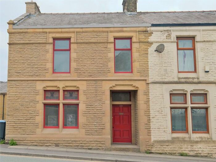 3 Bedroom End Of Terrace House To Rent In Whalley Road, Clayton Le Moors, Accrington, Lancashire, BB5