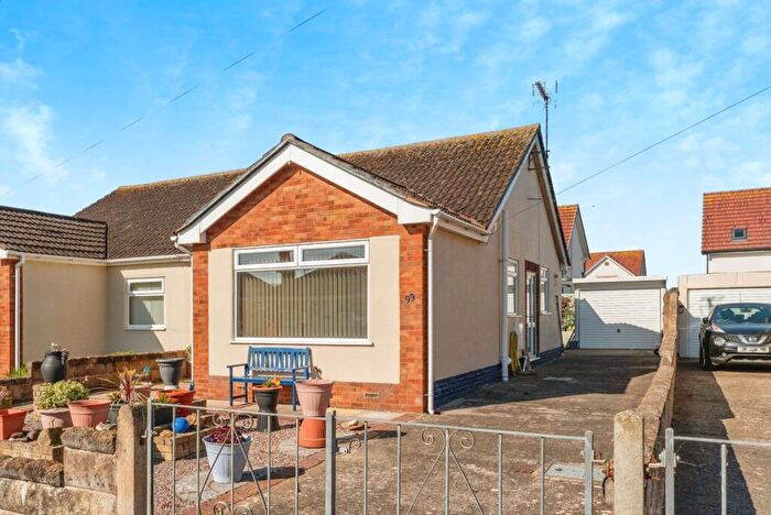 2 Bedroom Bungalow For Sale In Garnett Drive, Prestatyn, Denbighshire, LL19