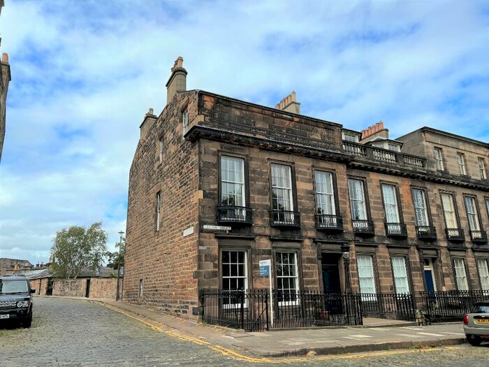 3 Bedroom Flat To Rent In Carlton Terrace, Calton Hill, Edinburgh, EH7