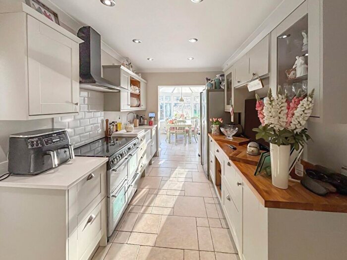 5 Bedroom Detached House For Sale In Tile Kiln Lane, Bexley, Kent, DA5