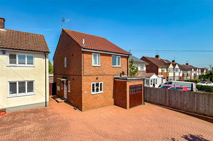 3 Bedroom Detached House For Sale In Tippendell Lane, St. Albans, Hertfordshire, AL2